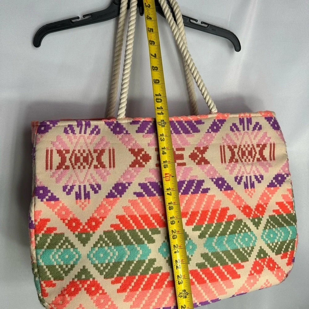 Judith March Colorful Geometric Tote Bag with Pouch pre owned Exellent condition